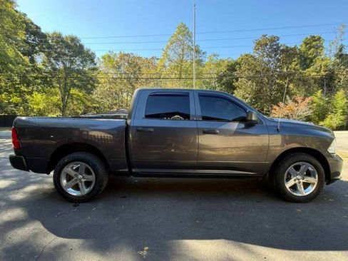 Used 2014 RAM 1500 Express RWD image 7