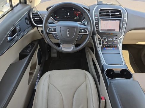 Used 2020 Lincoln Nautilus Reserve FWD image 12