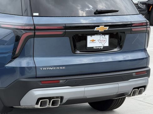 New 2026 Chevrolet Traverse LT FWD image 6