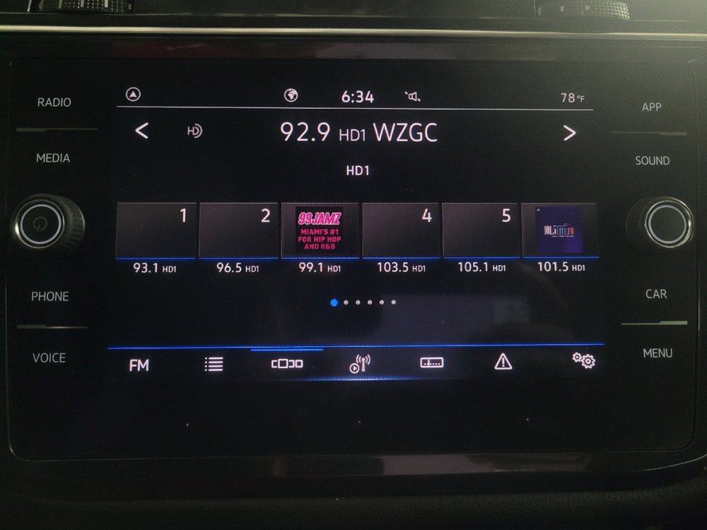Used 2022 Volkswagen Tiguan SE FWD image 25