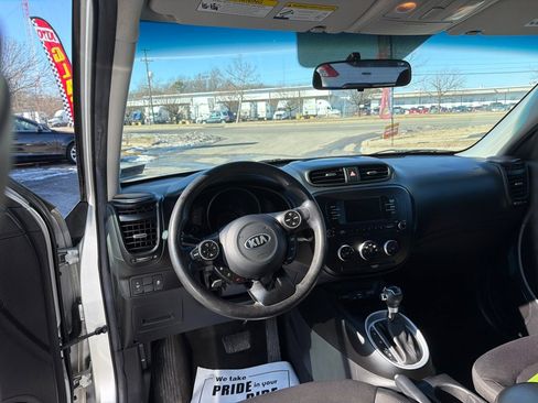 Used 2017 Kia Soul FWD image 33