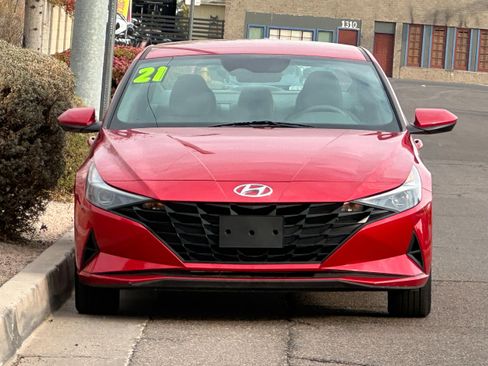 Used 2021 Hyundai Elantra SEL image 2