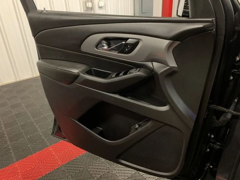 Used 2019 Chevrolet Traverse LT image 28