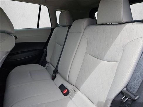 Certified 2025 Toyota Corolla Cross LE FWD image 18