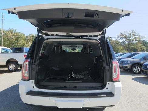 Used 2019 GMC Yukon XL SLT image 7