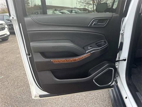 Used 2019 Chevrolet Suburban Premier image 16