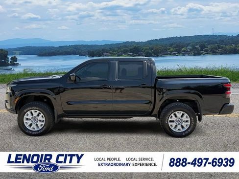 Used 2022 Nissan Frontier SV AWD/4WD image 6
