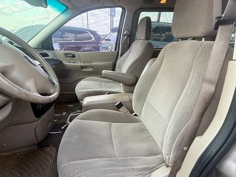 Used 2003 Ford Windstar SE FWD image 3