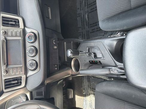 Used 2015 Toyota RAV4 LE image 19