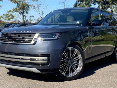 New 2025 Land Rover Range Rover SE