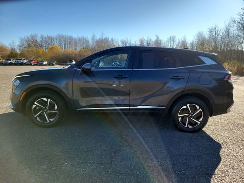 Used 2023 Kia Sportage LX image 8