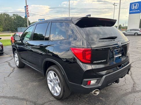 Certified 2025 Honda Passport EX-L image 8