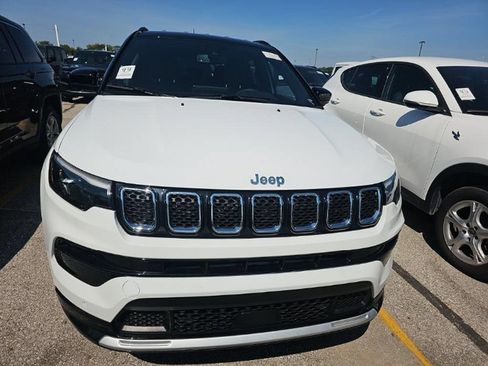 Used 2023 Jeep Compass Limited w/ Elite Group AWD/4WD image 2