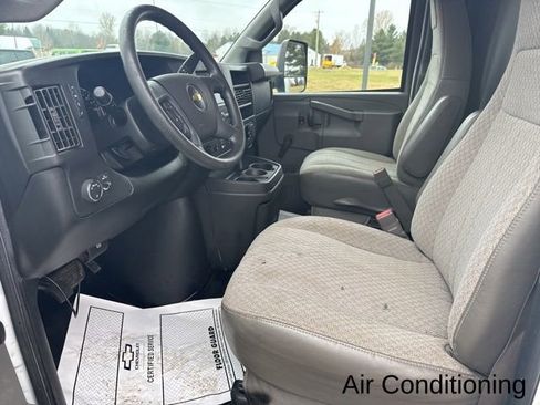Used 2018 Chevrolet Express 3500 Work Van w/ Driver Convenience Package image 13