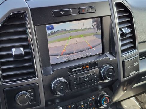 Used 2019 Ford F150 XLT w/ Equipment Group 302A Luxury AWD/4WD image 19