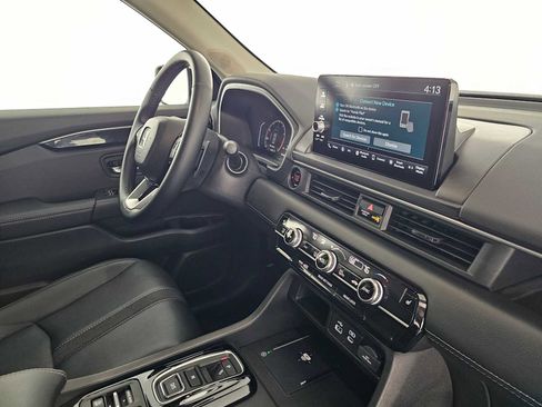Used 2025 Honda Pilot EX-L image 11