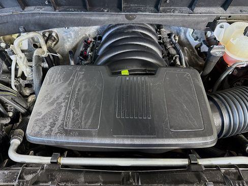 Used 2020 Chevrolet Silverado 1500 LTZ w/ LTZ Convenience Package AWD/4WD image 38