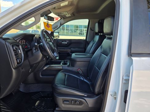 Certified 2022 Chevrolet Silverado 1500 LT Trail Boss w/ Safety Package AWD/4WD image 9