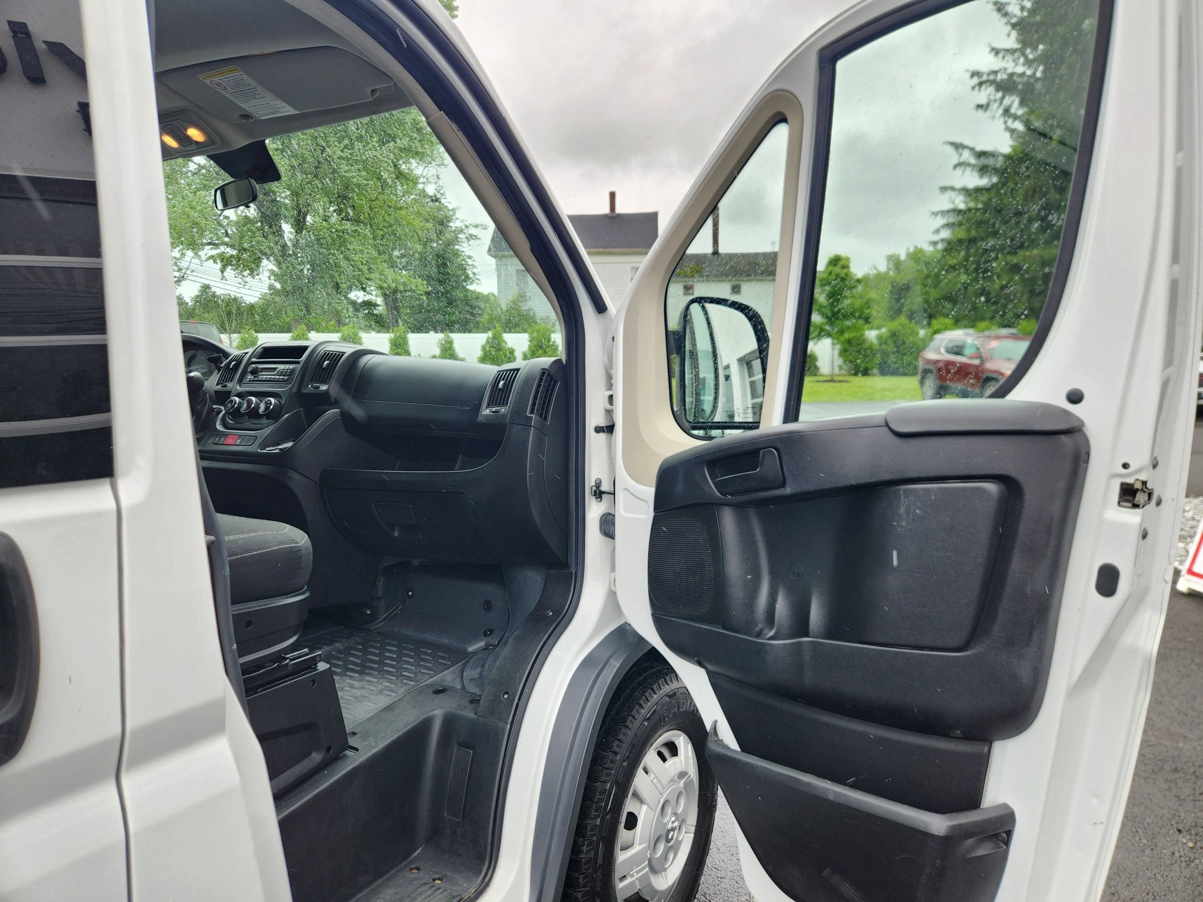 Used 2016 RAM ProMaster 1500 w/ Premium Appearance Group FWD image 32