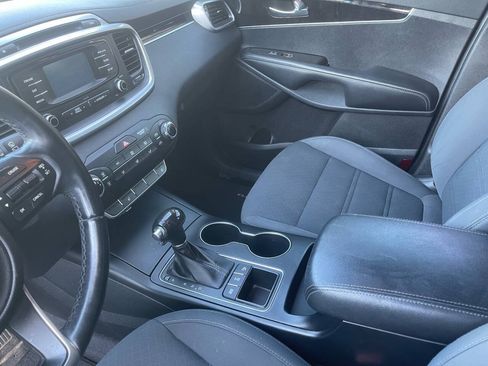 Used 2016 Kia Sorento AWD w/ LX Convenience Package image 16