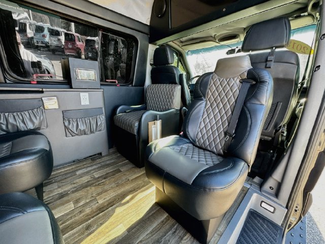 Used 2018 Mercedes-Benz Sprinter 2500 image 32