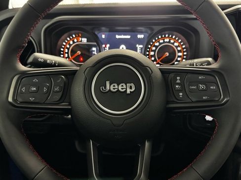 Used 2024 Jeep Gladiator Rubicon image 13