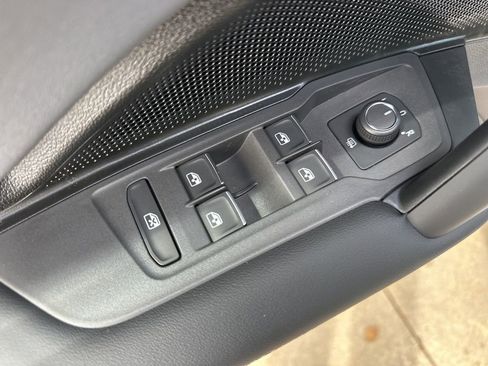 New 2025 Volkswagen Tiguan SE R-Line image 11