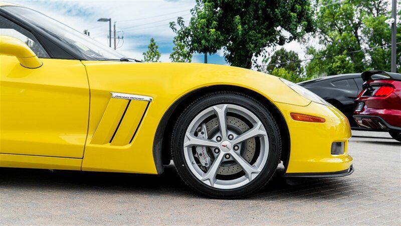 Used 2012 Chevrolet Corvette Grand Sport w/ 2LT Preferred Equipment Group RWD image 11