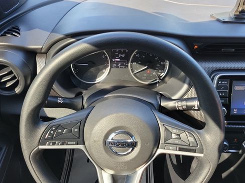 Used 2020 Nissan Kicks S FWD image 20