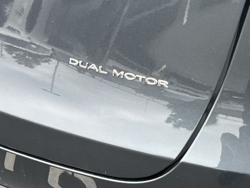 Used 2023 Tesla Model Y Long Range AWD/4WD image 57