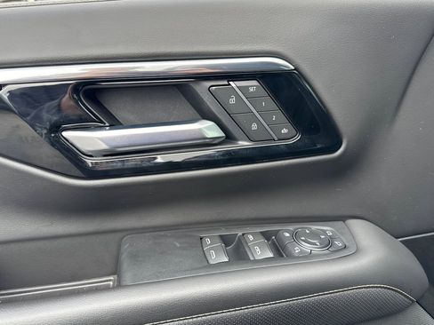 Used 2025 Chevrolet Tahoe Premier image 10