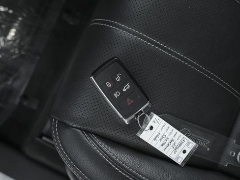 Used 2023 Land Rover Range Rover Velar R-Dynamic S image 44