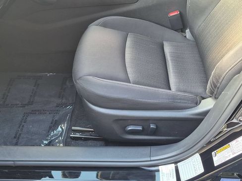 Used 2025 Nissan Altima 2.5 SV FWD image 21