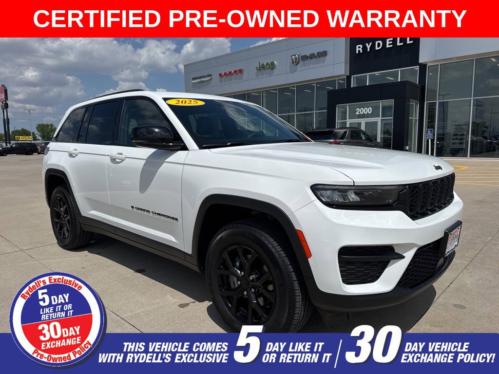 Certified 2025 Jeep Grand Cherokee Altitude AWD/4WD image 1