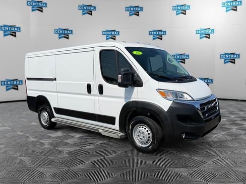 Used 2025 RAM ProMaster 2500 w/ U-Haul Equipment Group FWD image 7