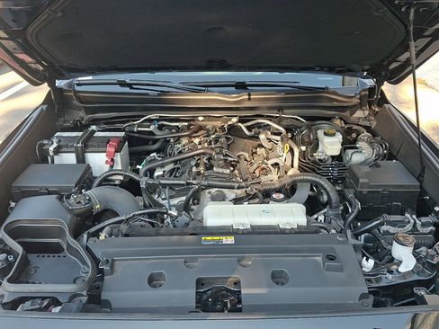 Used 2025 Toyota Tacoma Limited AWD/4WD image 27