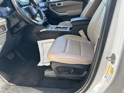 Used 2023 Ford Explorer XLT w/ Equipment Group 202A image 16