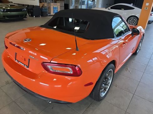 Used 2017 FIAT 124 Spider Classica RWD image 10
