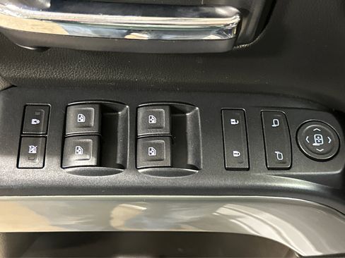 Used 2018 Chevrolet Silverado 1500 LT w/ All Star Edition image 16