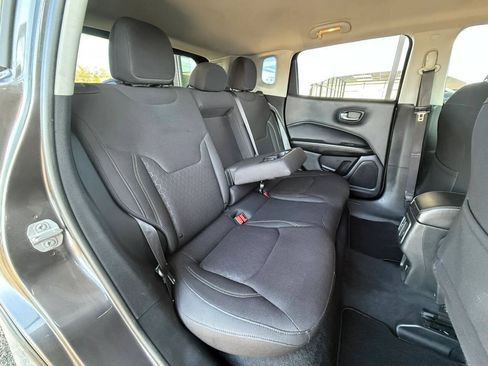 Used 2018 Jeep Compass Sport FWD image 18