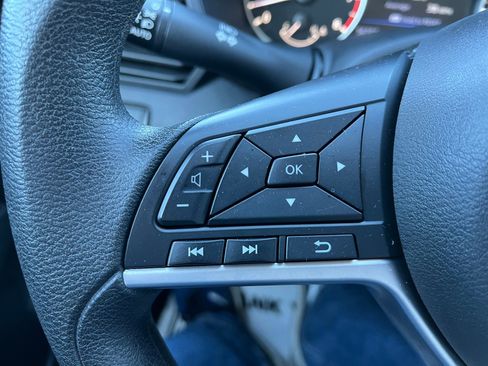 Used 2024 Nissan Altima 2.5 SV image 14