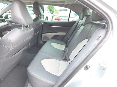 Used 2018 Toyota Camry XLE w/ Audio Package FWD image 18