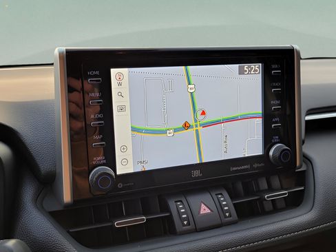 Used 2021 Toyota RAV4 Limited image 27