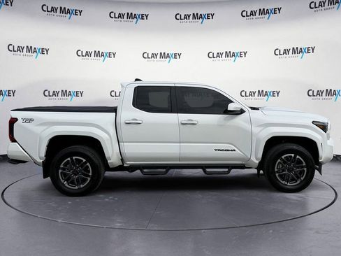 Used 2024 Toyota Tacoma TRD Sport image 6
