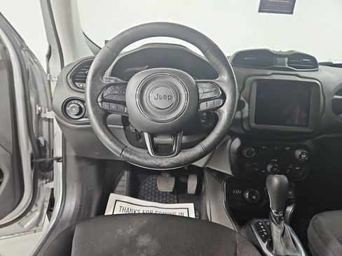 Used 2019 Jeep Renegade Altitude w/ UConnect 8.4 Nav Group AWD/4WD image 14