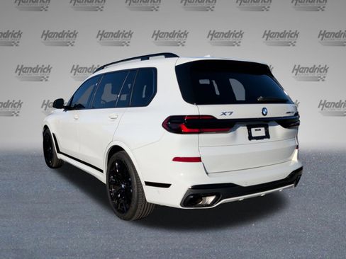 Certified 2025 BMW X7 xDrive40i w/ M Sport Package image 11