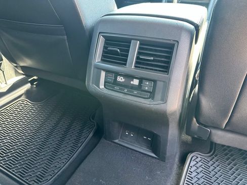 Used 2021 Volkswagen Atlas SE FWD image 23
