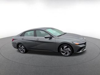 Used 2025 Hyundai Elantra SEL video 2