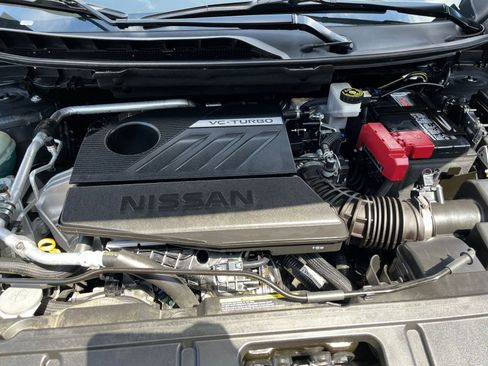 Used 2025 Nissan Rogue SV FWD image 34