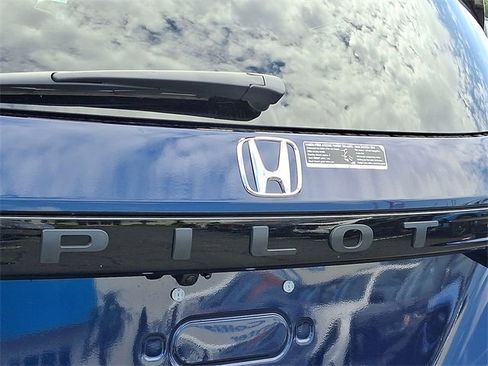 New 2025 Honda Pilot Touring image 23